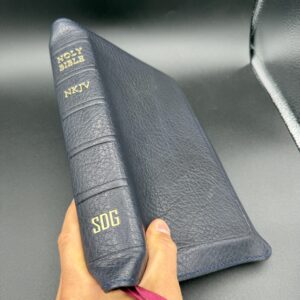NKJV Single Column Reference Bible (Navy Levant Goatskin)