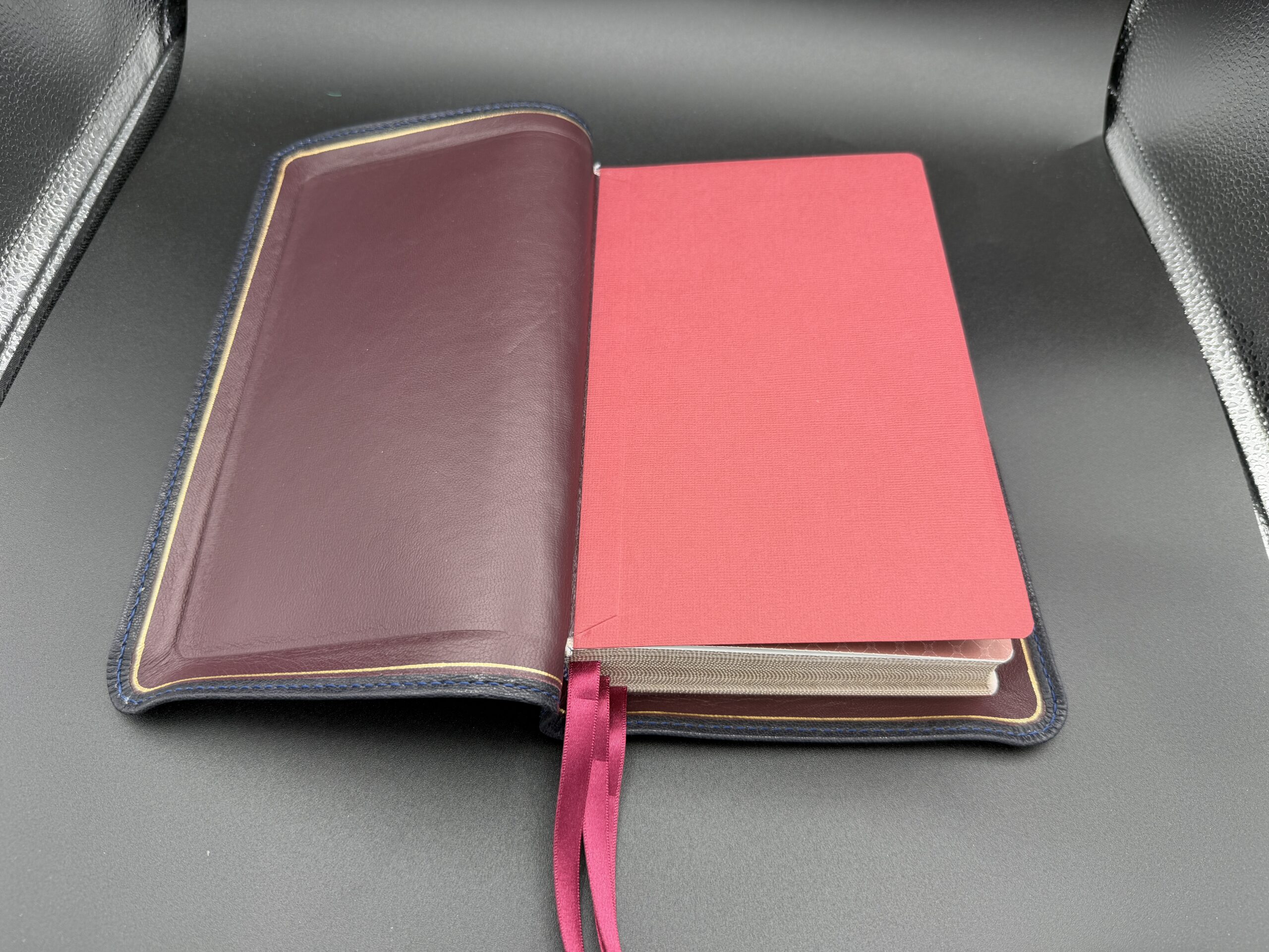 NKJV Single Column Reference Bible (Navy Levant Goatskin) - Image 4